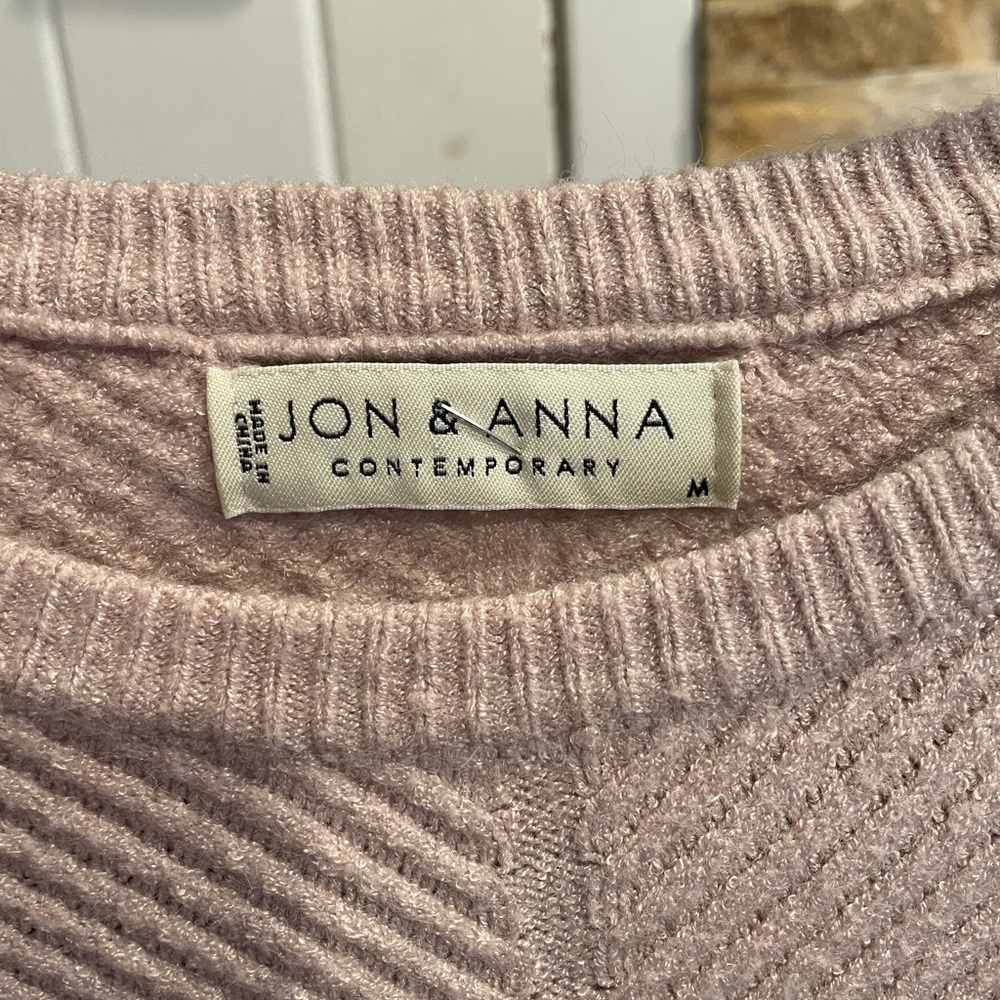 Rose colored patterned sweater. - Picture 3 of 3